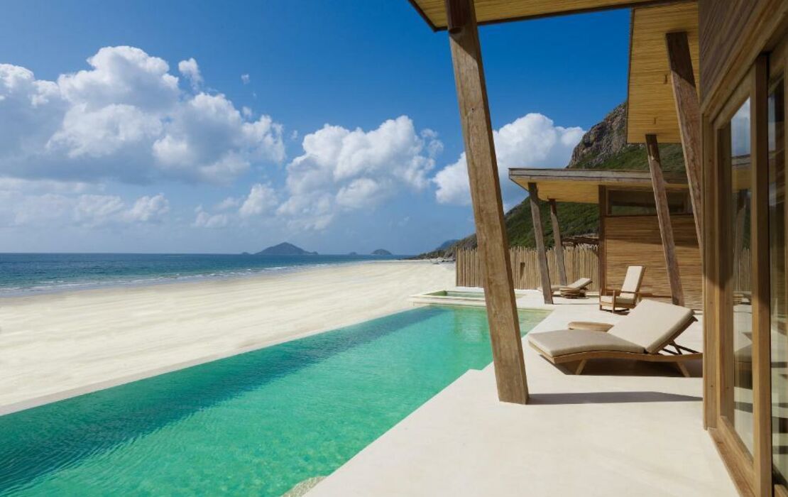 https://www.myboutiquehotel.com/photos/6040/six-senses-con-dao-con-dao-244-1707742543-1110x700.jpg