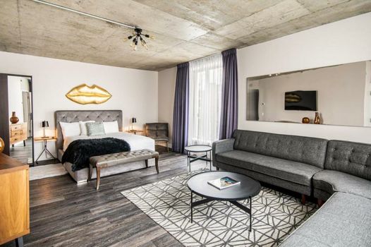 HOTEL10