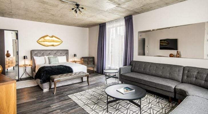 HOTEL10