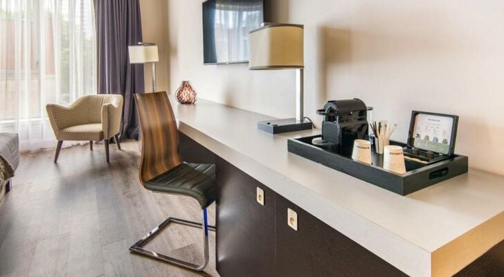 HOTEL10