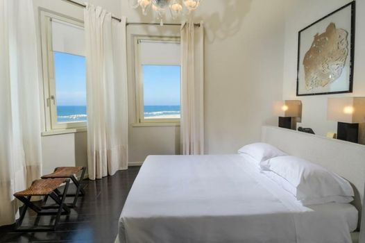Hotel Carducci 76