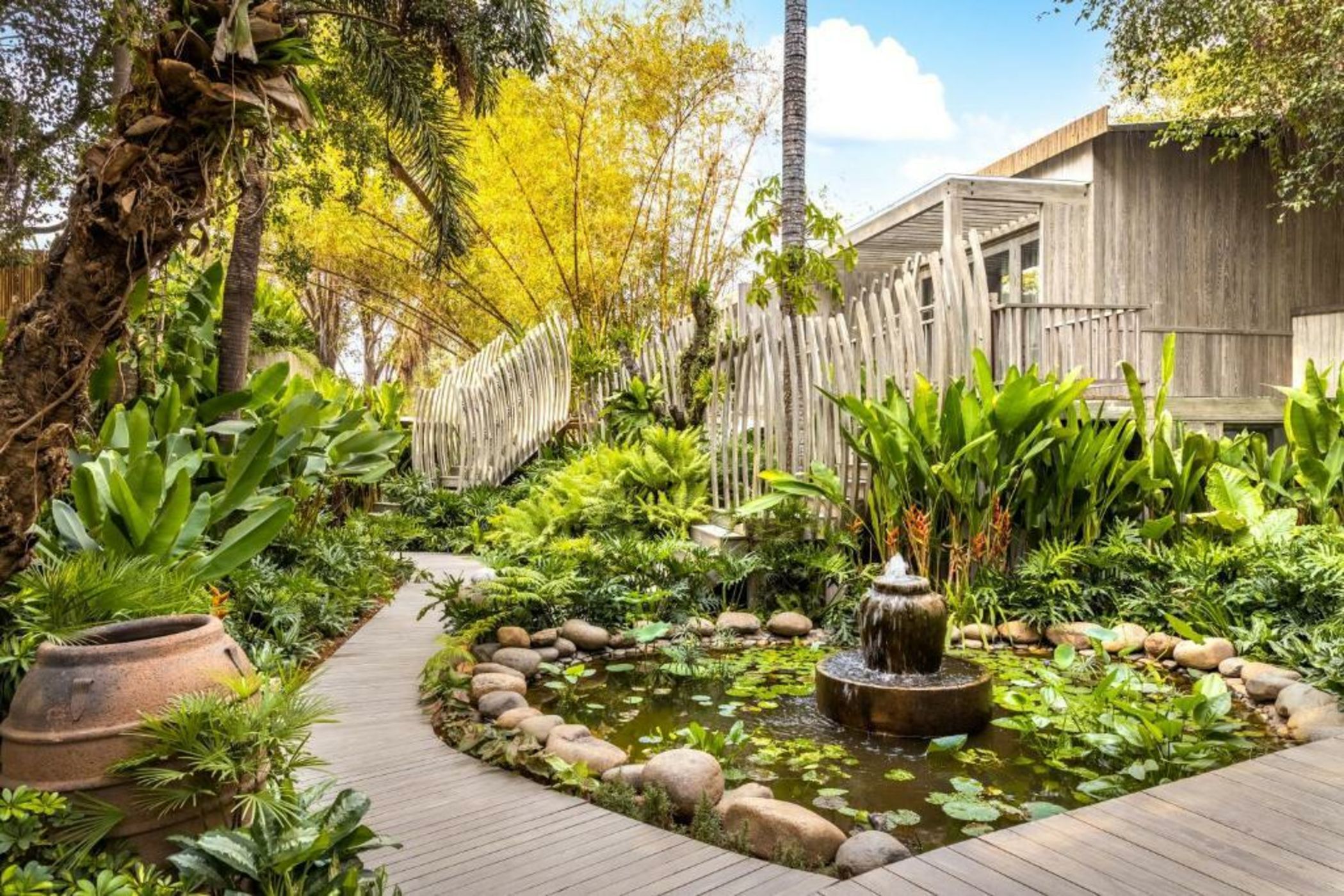 An Lam Retreats Saigon River