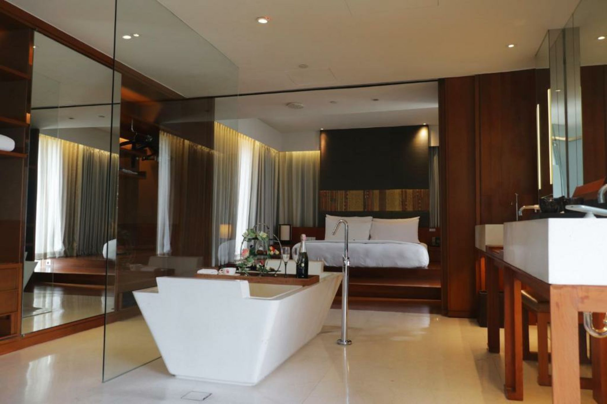 Hansar Bangkok - SHA Extra Plus