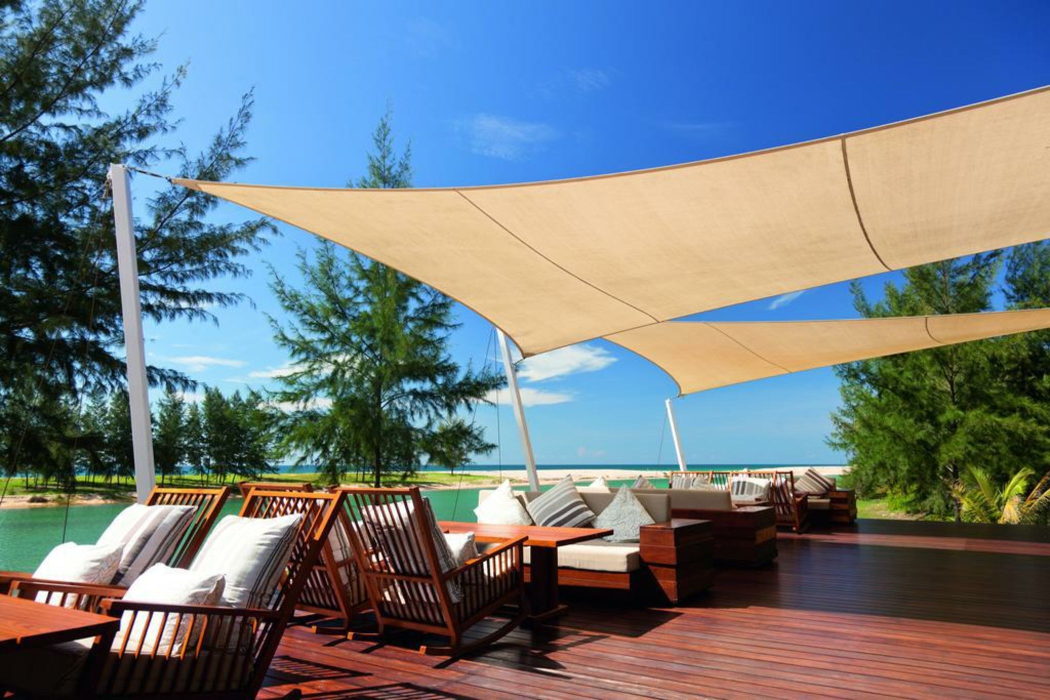 Wanakarn Beach Resort & Spa