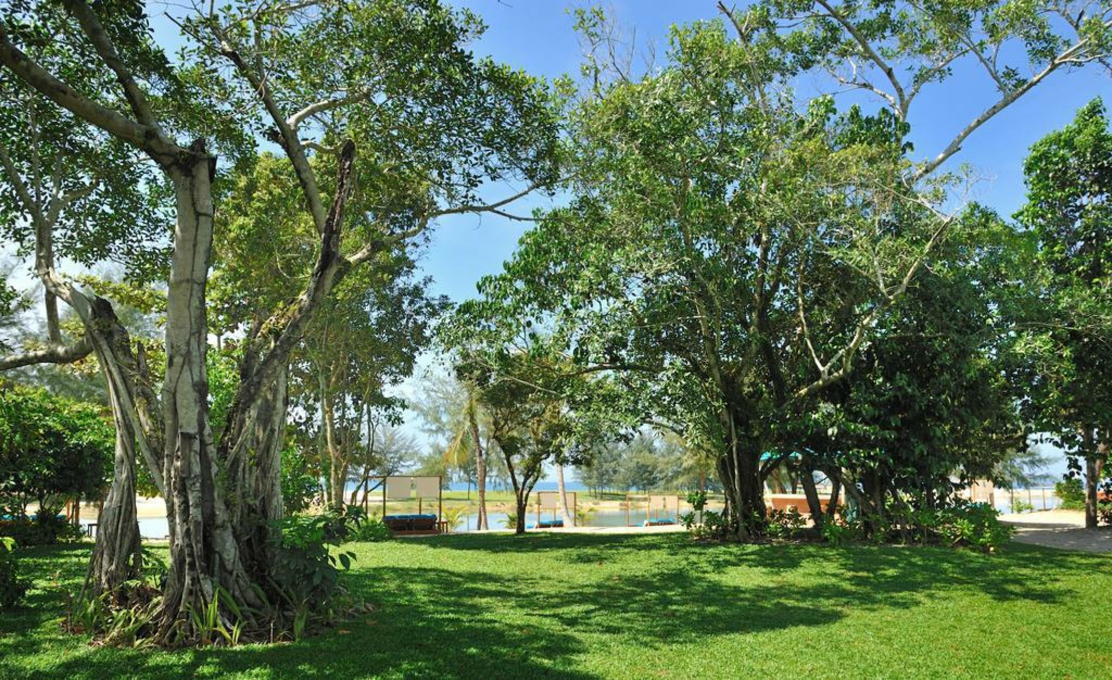 Wanakarn Beach Resort & Spa