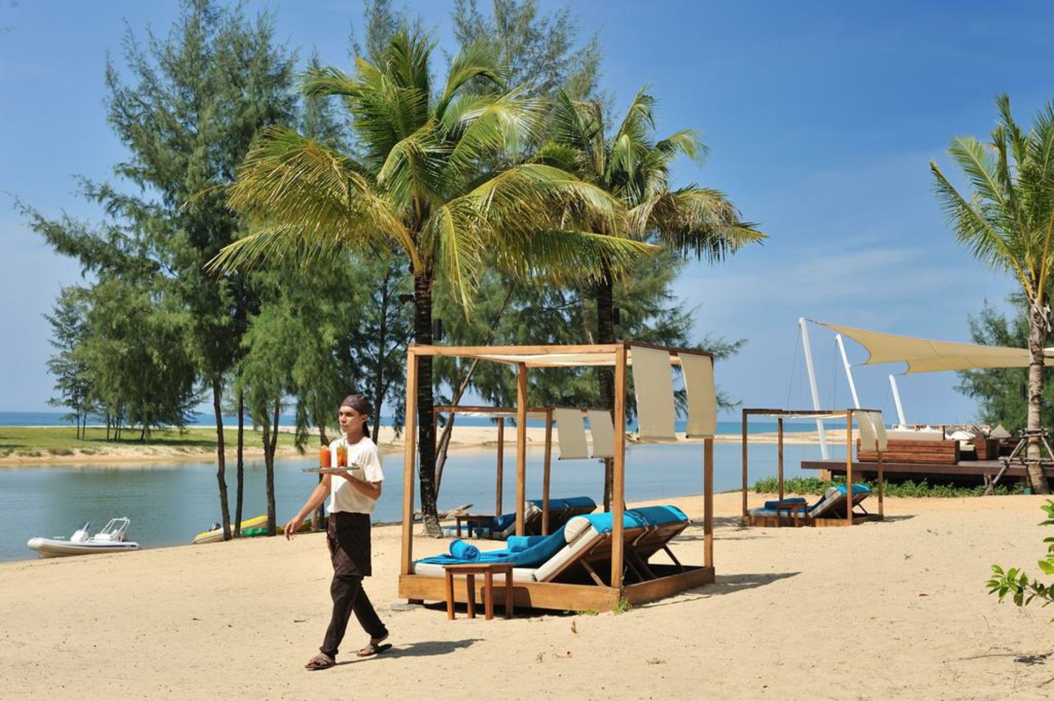 Wanakarn Beach Resort & Spa