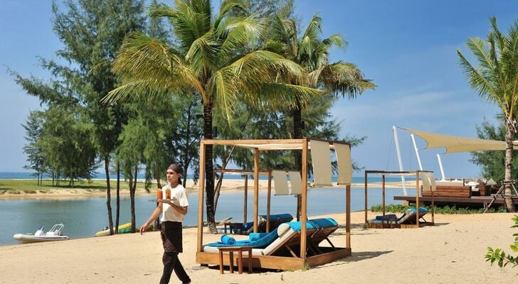 Wanakarn Beach Resort & Spa