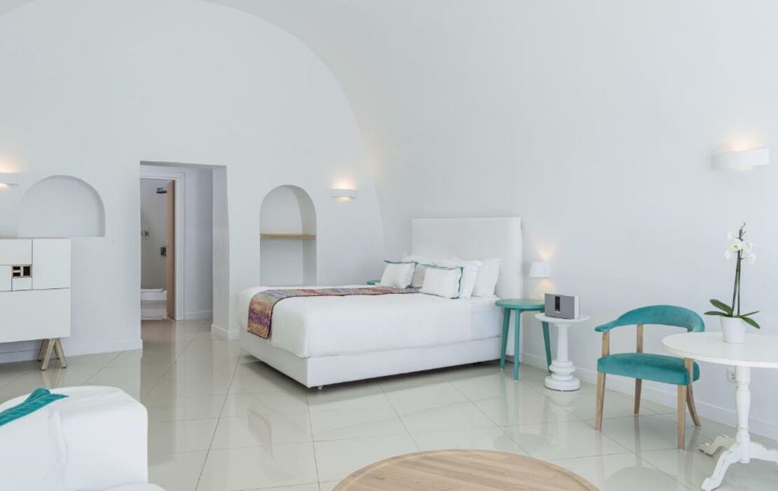 Katikies Chromata Santorini - The Leading Hotels of the World