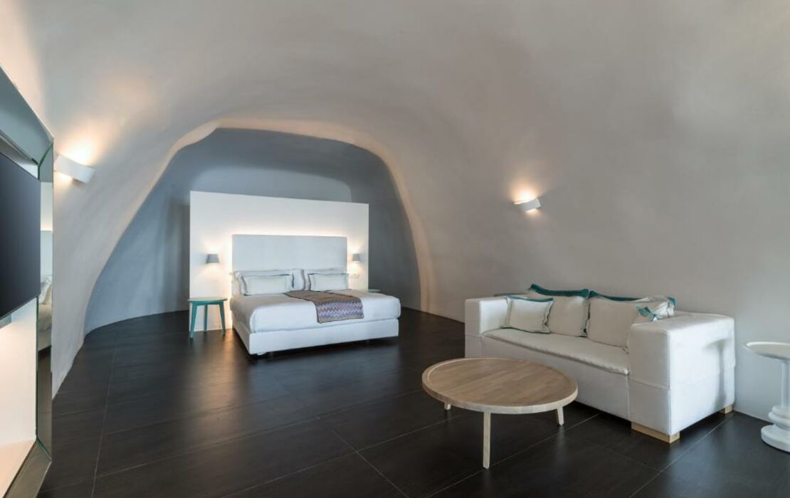 Katikies Chromata Santorini - The Leading Hotels of the World