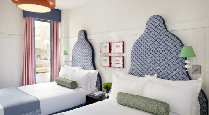 Hotel Triton