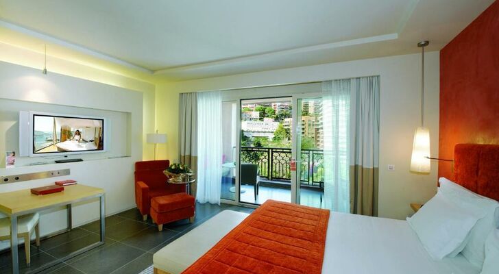 Monte-Carlo Bay Hotel & Resort