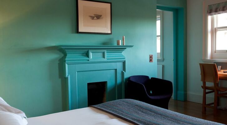 Cowley Manor Hotel