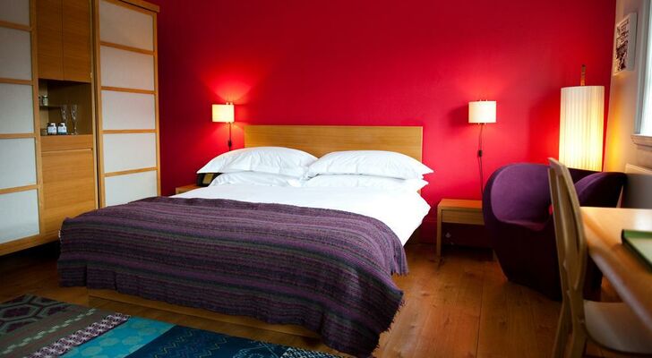 Cowley Manor Hotel
