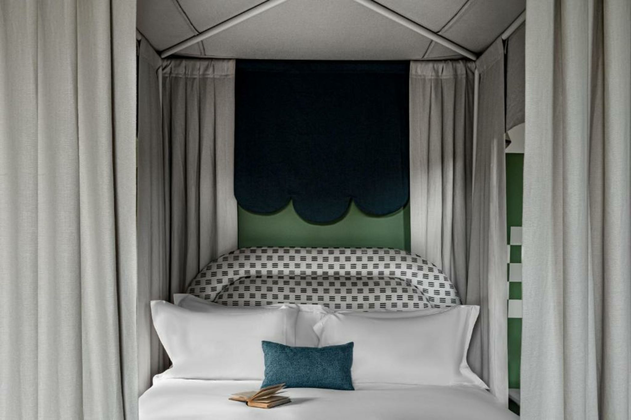 Cowley Manor Experimental,