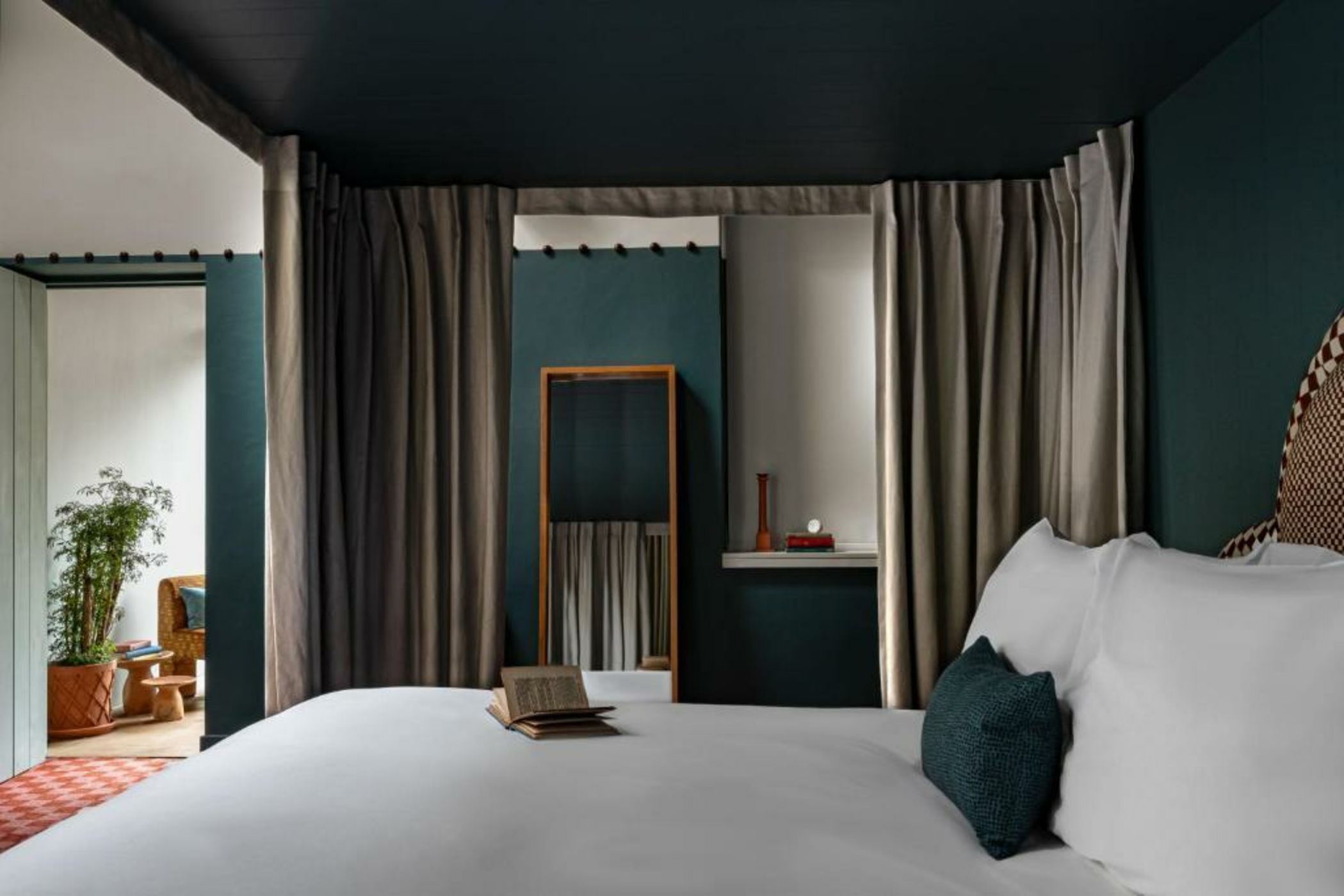 Cowley Manor Experimental,