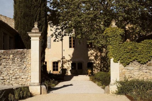 Le Galinier, Lourmarin, an authentic Beaumier Guesthouse