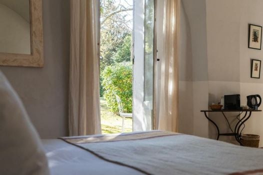 Le Galinier, Lourmarin, an authentic Beaumier Guesthouse