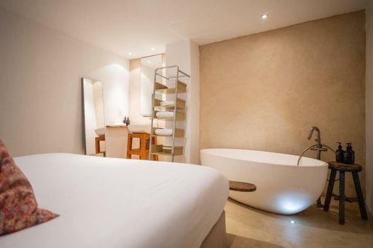 Le Galinier, Lourmarin, an authentic Beaumier Guesthouse