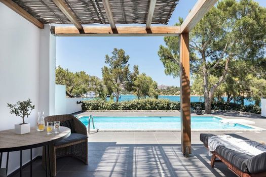 Minos Beach Art Hotel