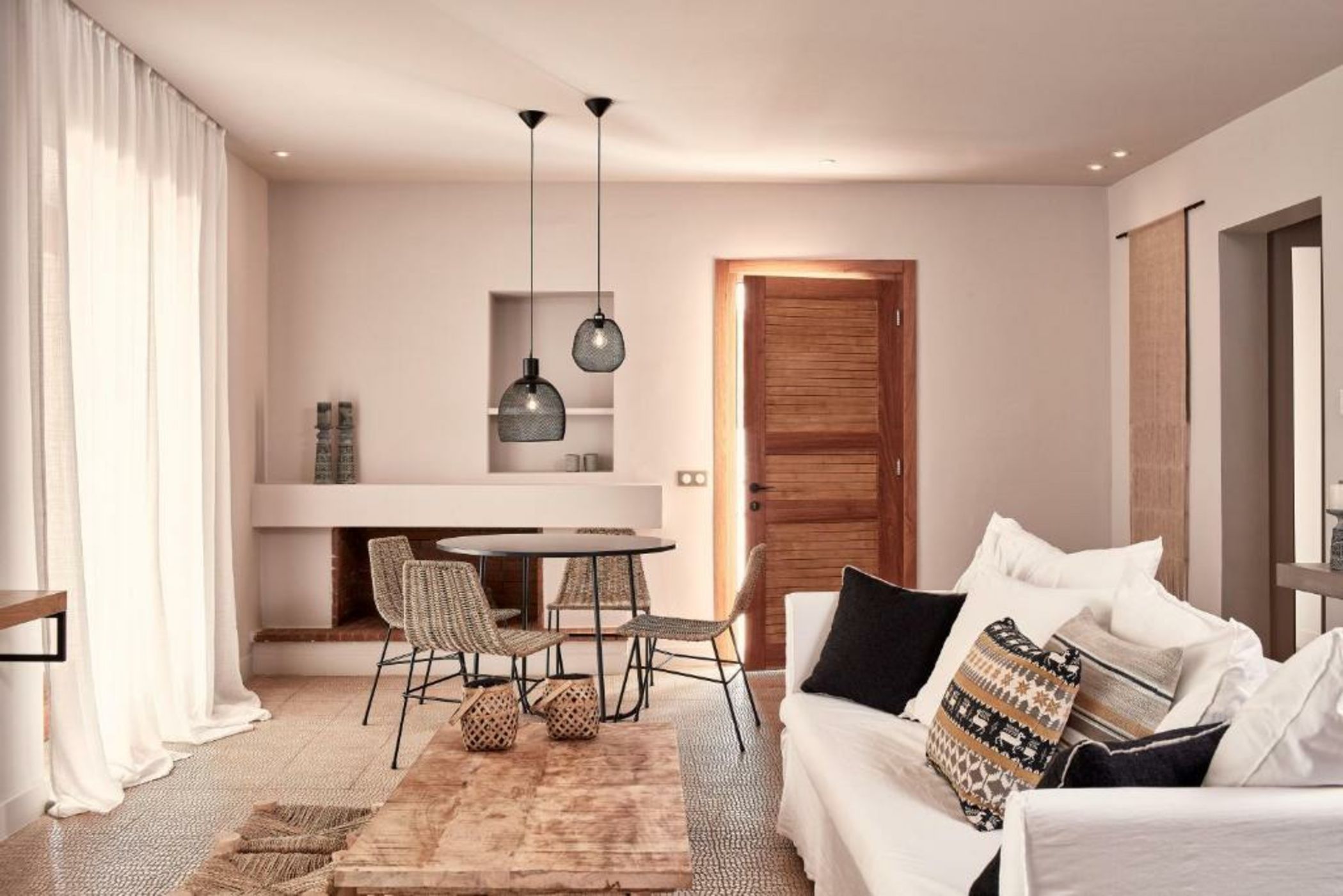 Minos Beach Art Hotel