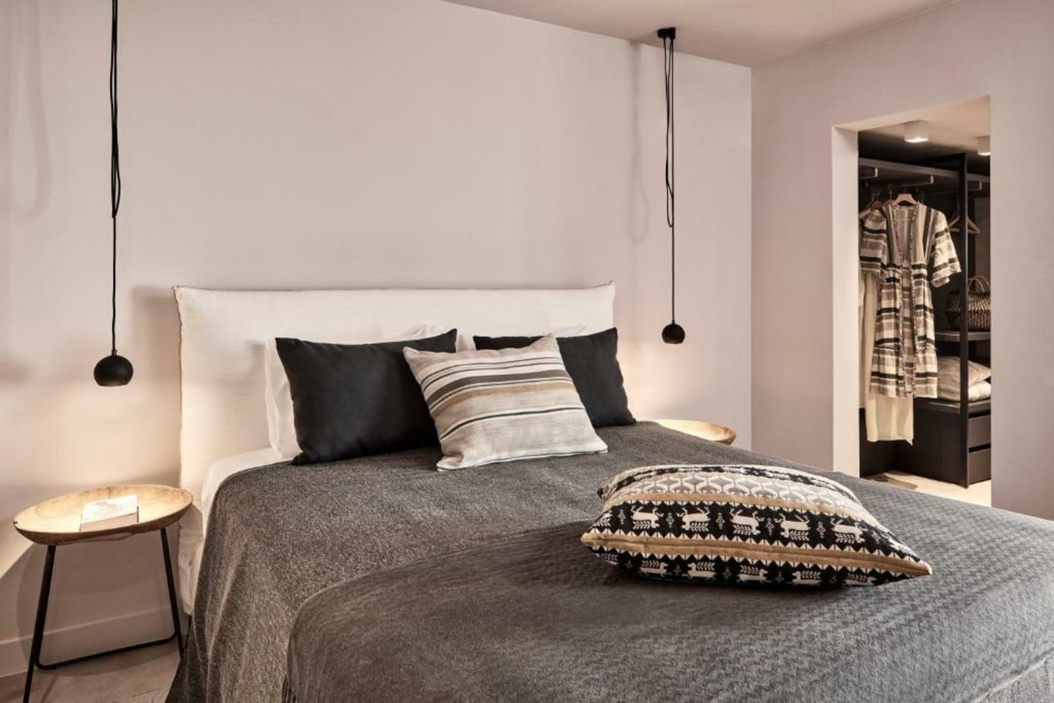 Minos Beach Art Hotel