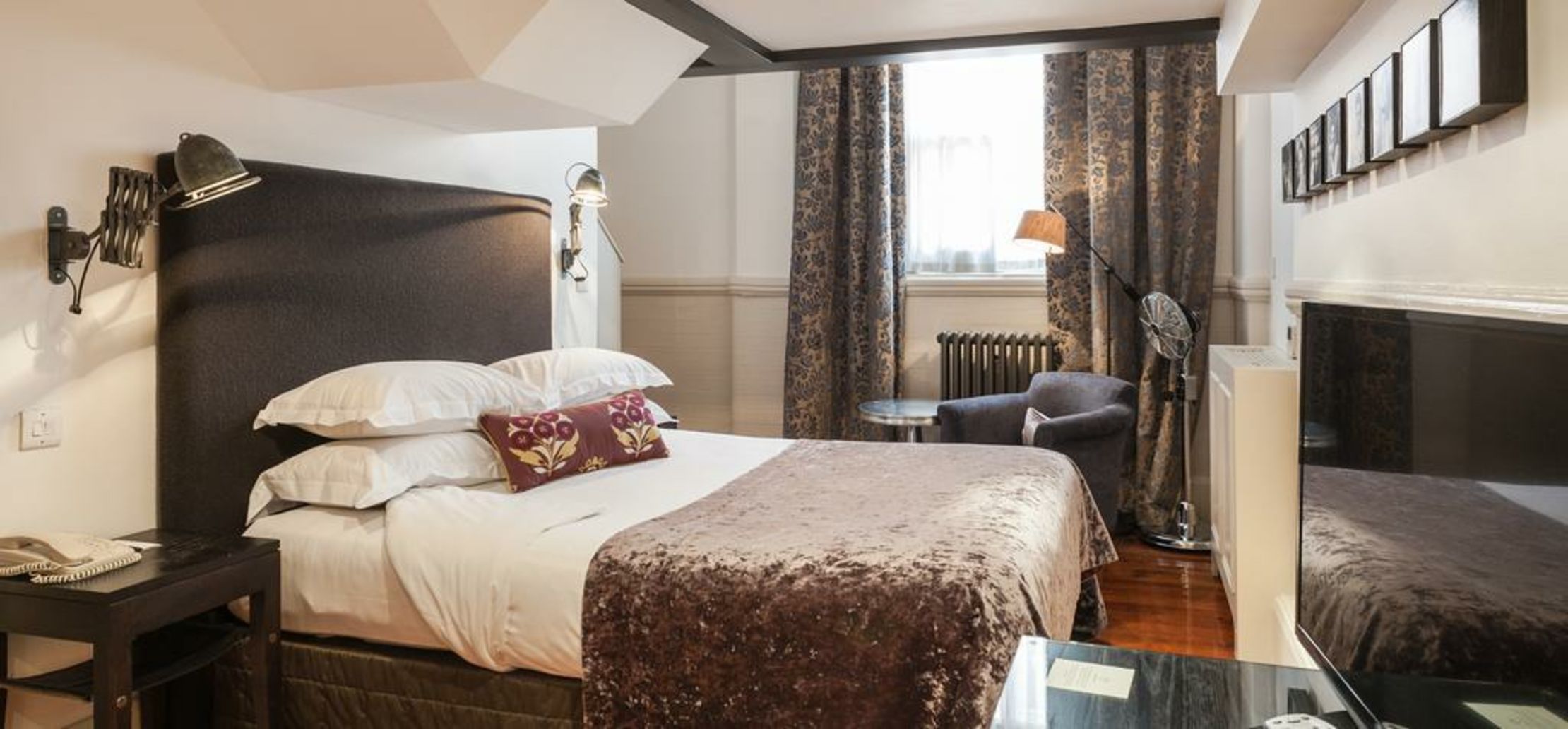 Great John Street Hotel