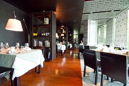 Maduzi Hotel, Bangkok