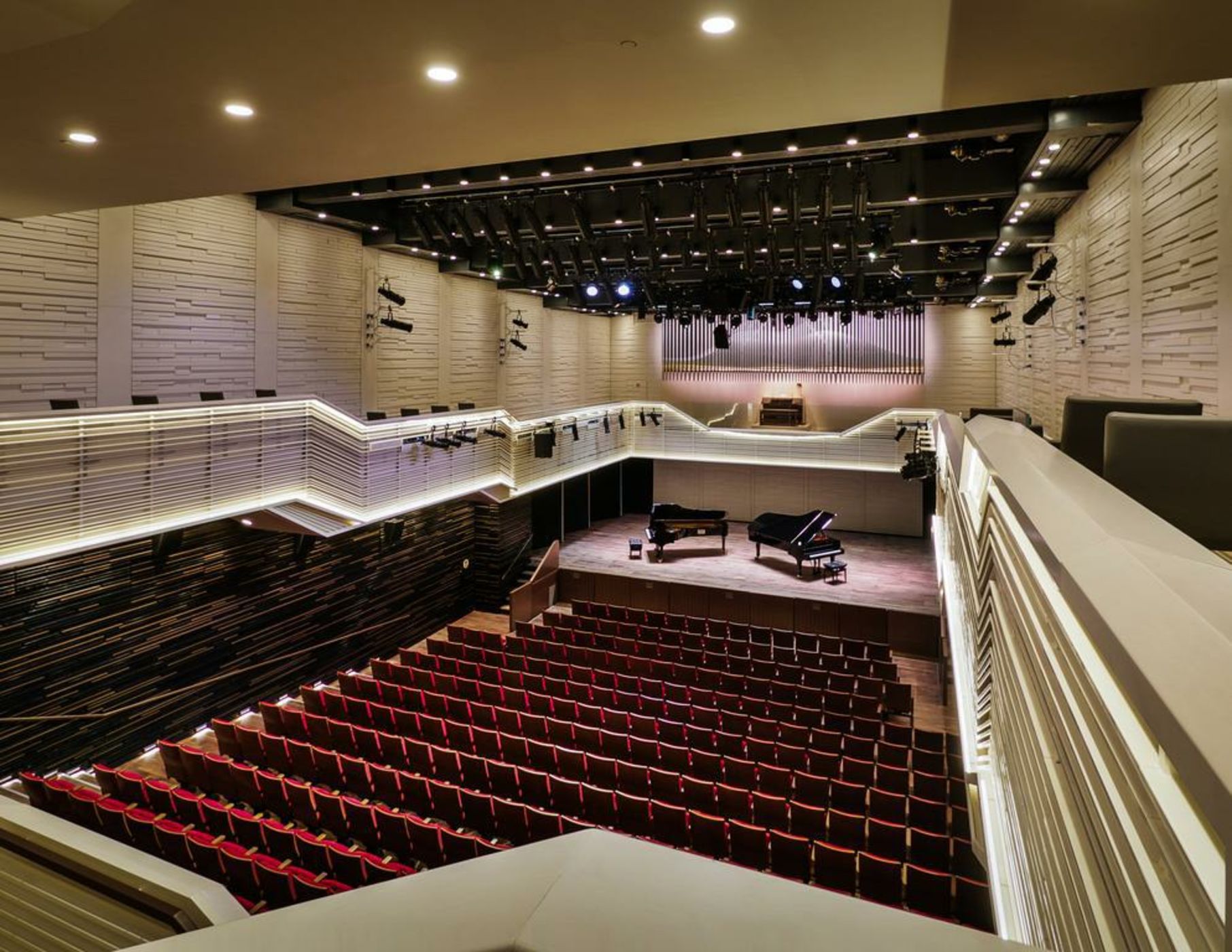 Elma Hotel and Art Complex