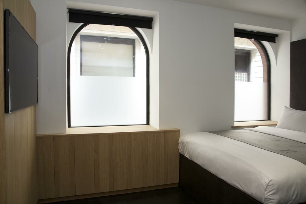 Z Hotel Queen Room Without Window Z Hotel Queen Room Without Window