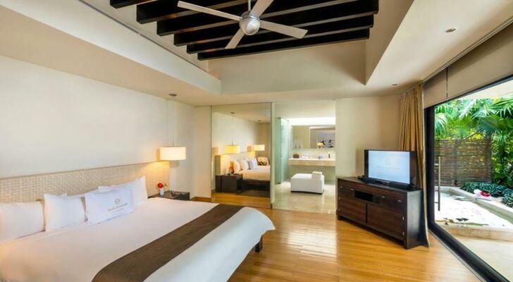 Blue Diamond Luxury Boutique Hotel