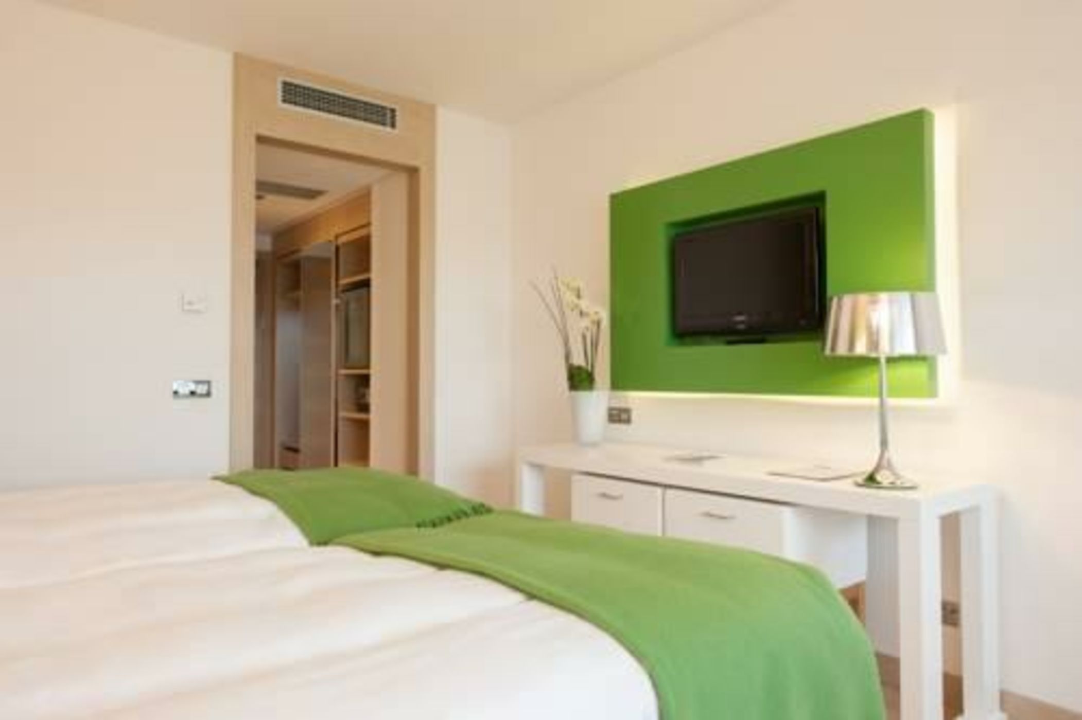 Occidental Praha Five