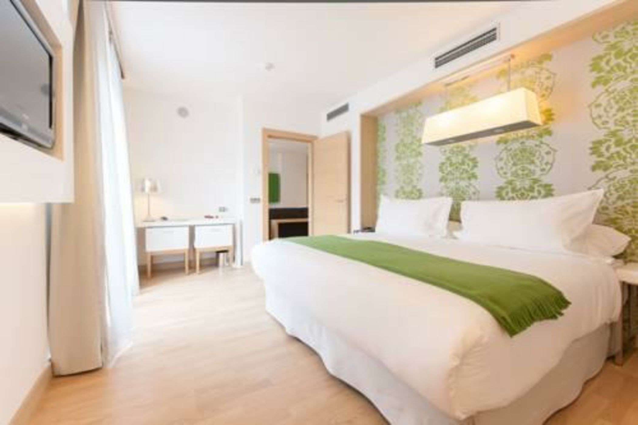 Occidental Praha Five