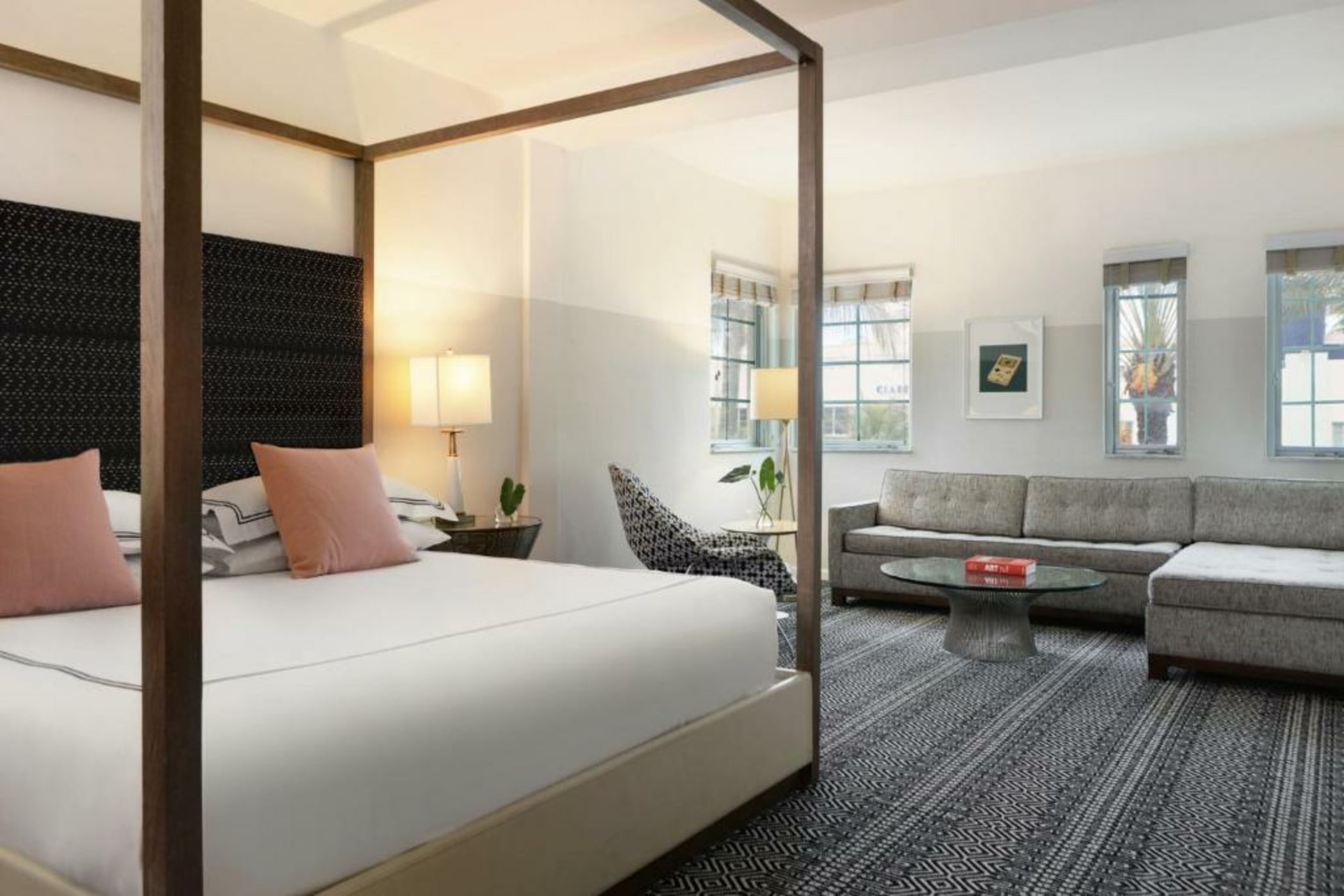 Kimpton Surfcomber Hotel, an IHG Hotel