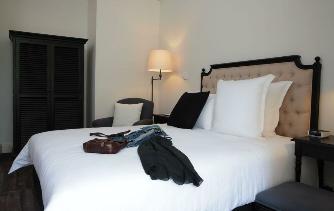 Cabochon Hotel & Residence
