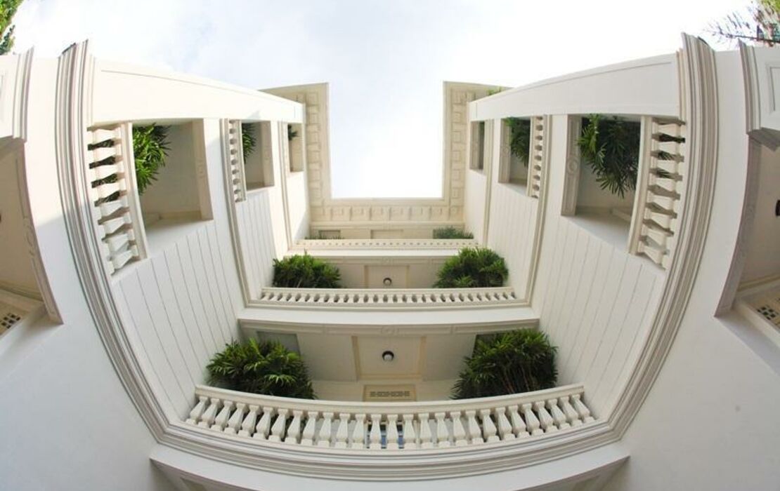 Cabochon Hotel & Residence
