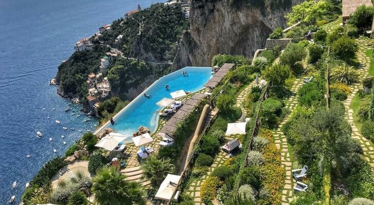 Monastero Santa Rosa Hotel & Spa