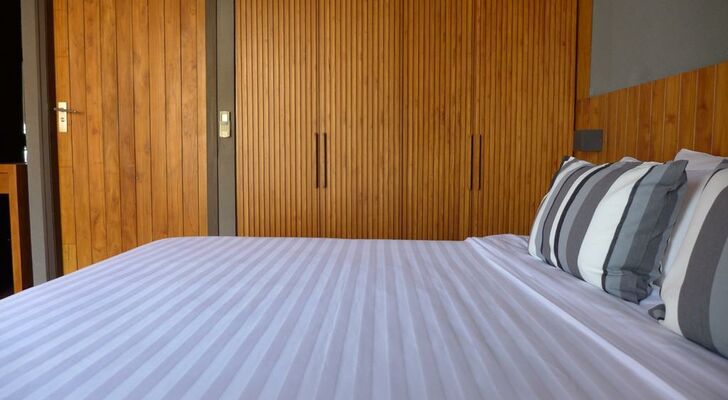 LUXX Langsuan Hotel - SHA Plus