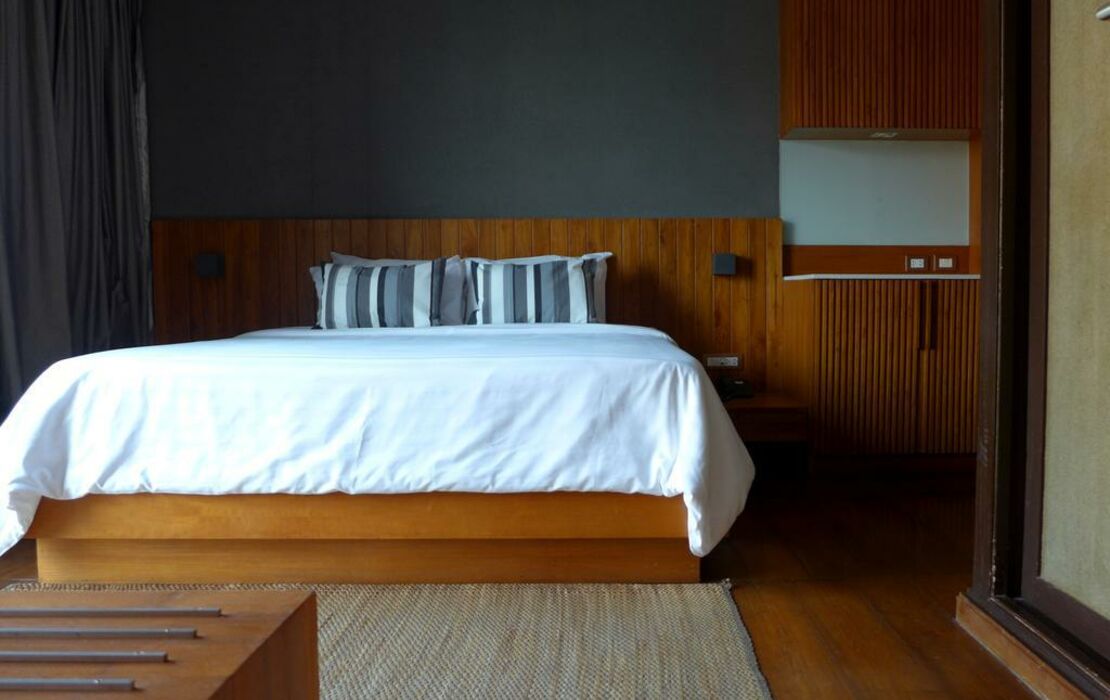 LUXX Langsuan Hotel - SHA Plus
