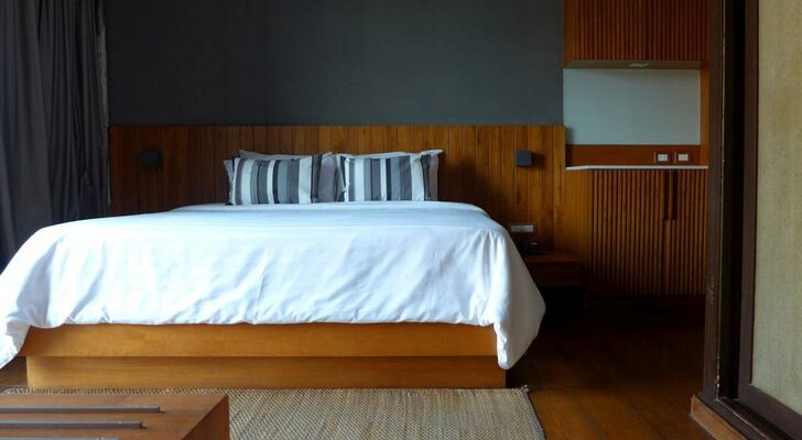 LUXX Langsuan Hotel - SHA Plus