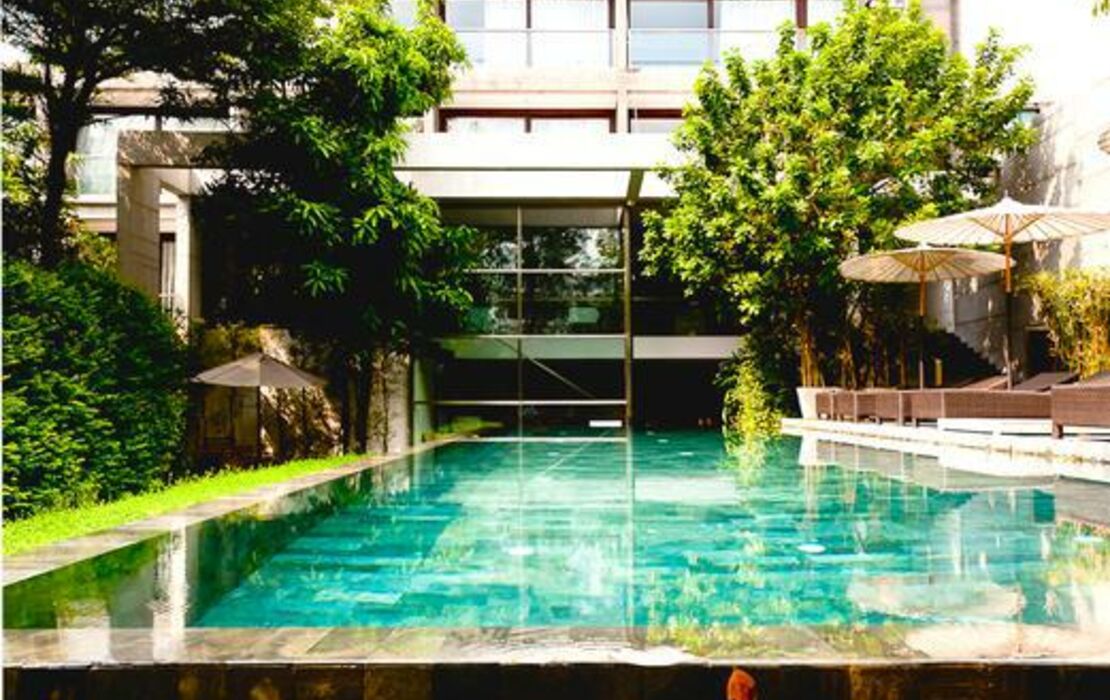 LUXX Langsuan Hotel - SHA Plus