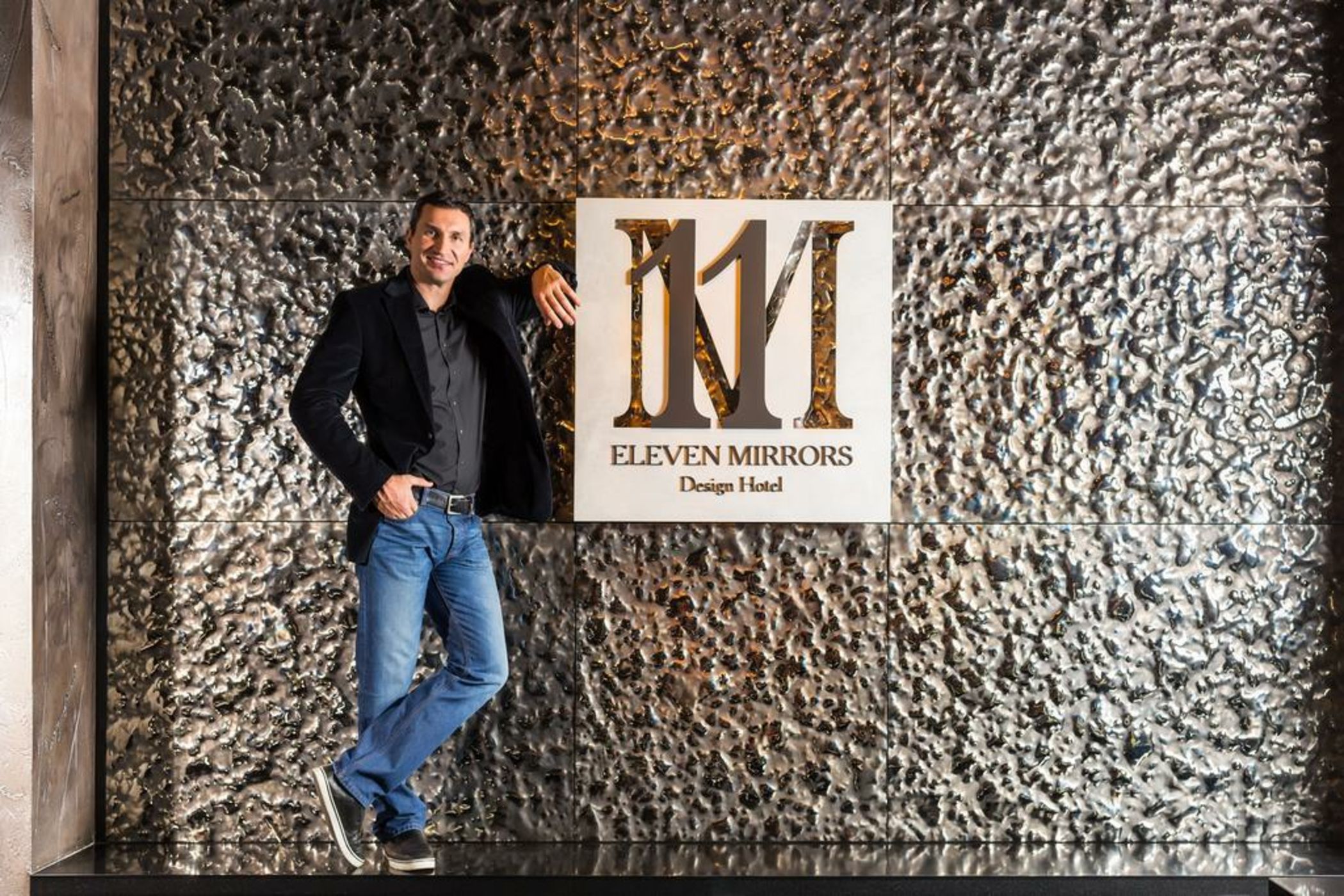 11 Mirrors Design Hotel