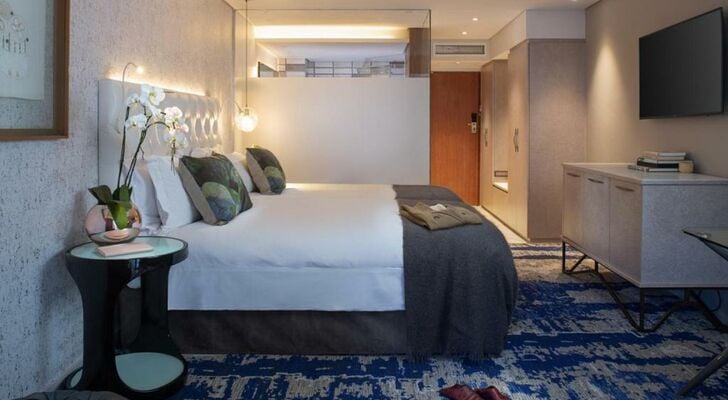 Vineyard Hotel