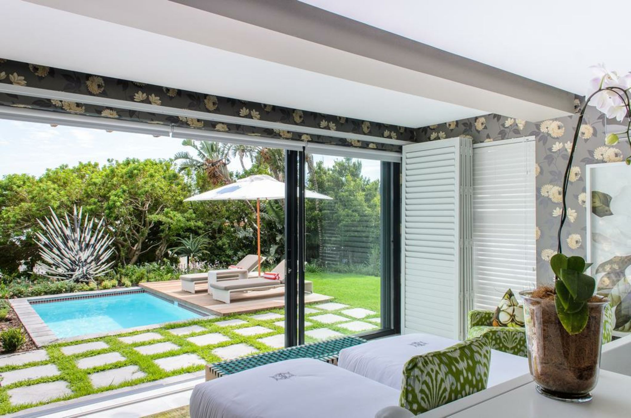 MannaBay Fine Boutique Hotel