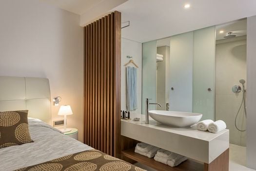 The Ixian All Suites - Adults Only