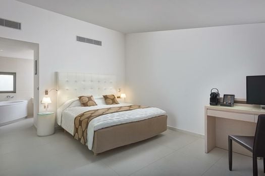 The Ixian All Suites - Adults Only