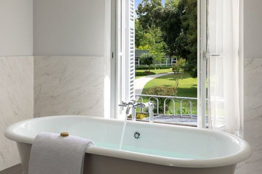 Château Belmont Tours by The Crest Collection