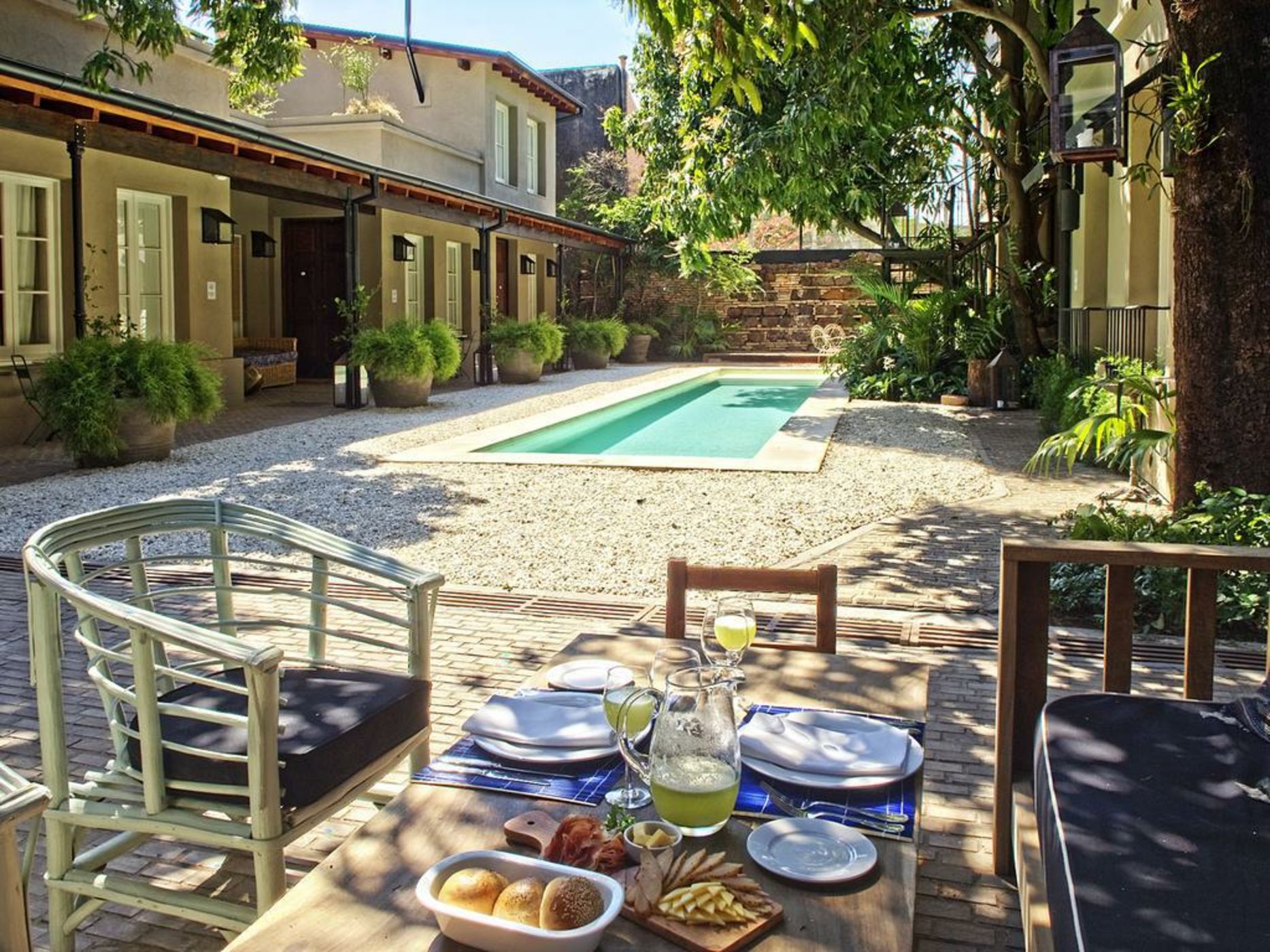 La Alondra, Casa de huéspedes