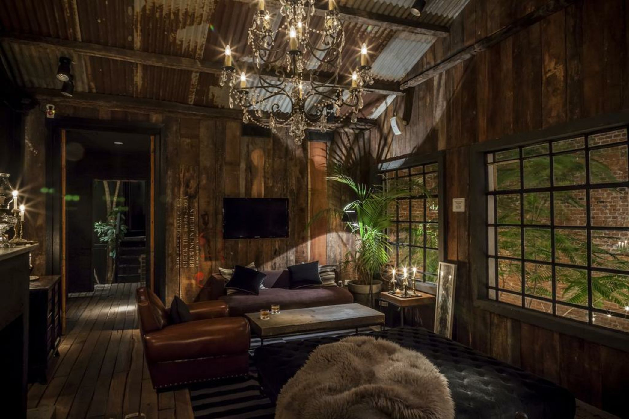 La Alondra, Casa de huéspedes