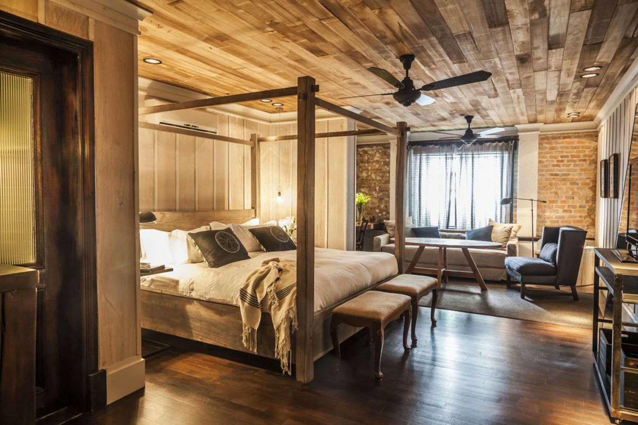 La Alondra, Casa de huéspedes