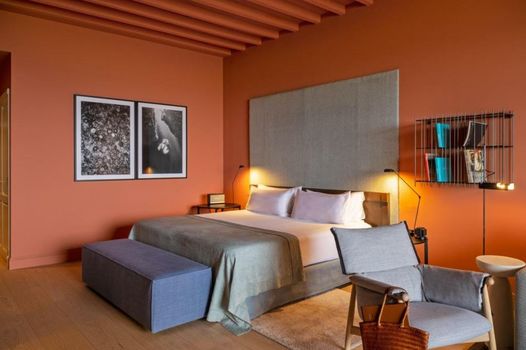 Calatrava Hotel, Mediterranean Sea House